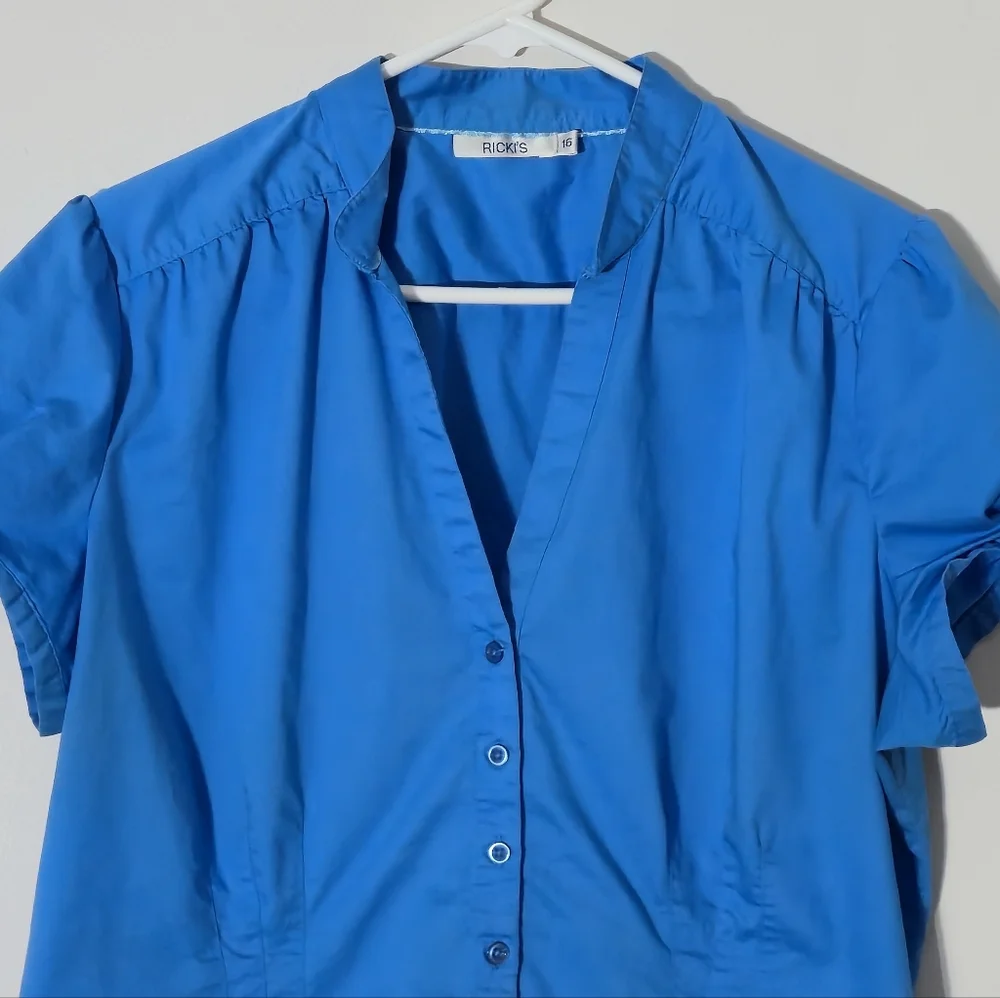 Ricki's Bright Cyan Blue Short Sleeve V-Neck Button Front Blouse Office Size 16 - Picture 3 of 12